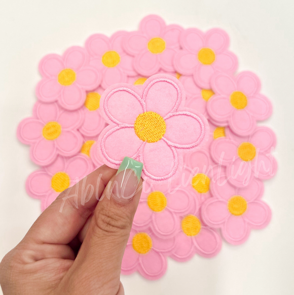 3” light pink daisy patch