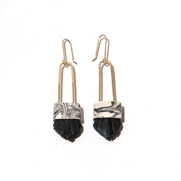 Regalo Shortie Earrings - Black Swirl